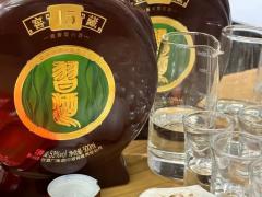 西凤宝鸡酒业：陈年花雕礼盒 渠道订单持续增长